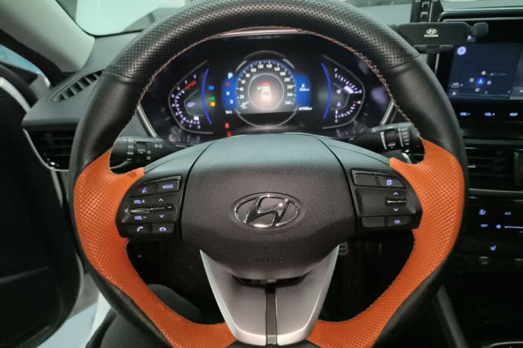 Used Hyundai Lafesta 2019 280TGDi Smart Speed Version China VI Standard Steering Wheel