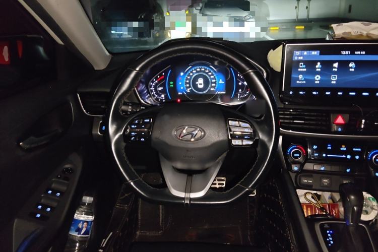 Used Hyundai Lafesta 2019 280TGDi Smart Speed Version China VI Standard Steering Wheel