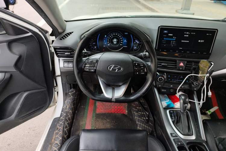 Used Hyundai Lafesta 2019 280TGDi Smart Speed Version China VI Standard Steering Wheel