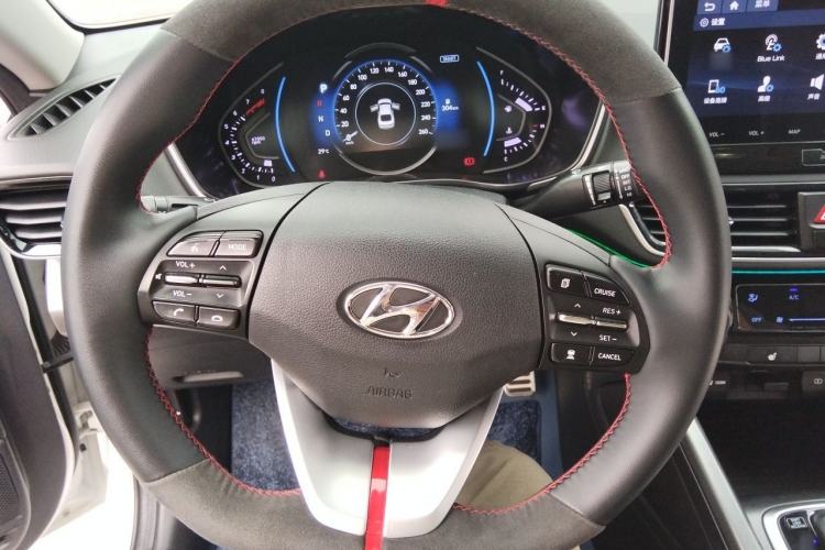 Used Hyundai Lafesta 2019 280TGDi Smart Speed Version China VI Standard Steering Wheel