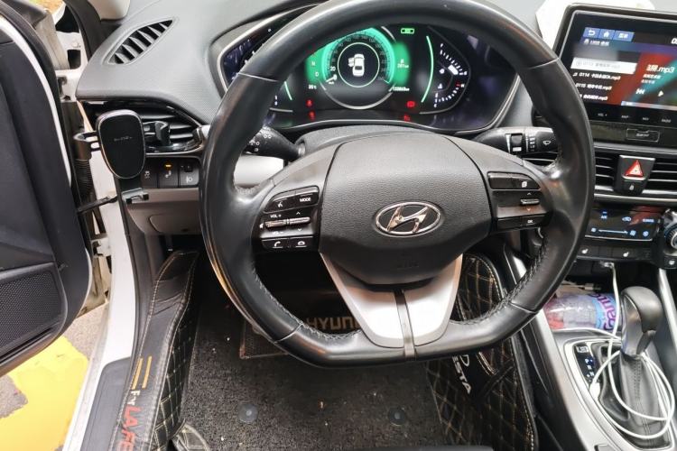 Used Hyundai Lafesta 2019 280TGDi Smart Speed Version China VI Standard Steering Wheel