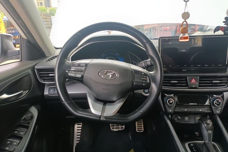 Used Hyundai Lafesta 2019 280TGDi Smart Speed Version China VI Standard Steering Wheel