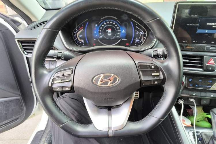 Used Hyundai Lafesta 2019 280TGDi Smart Speed Version China VI Standard Steering Wheel