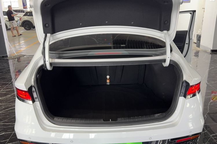 Used Hyundai Lafesta 2019 280TGDi Sport Edition China VI Trunk