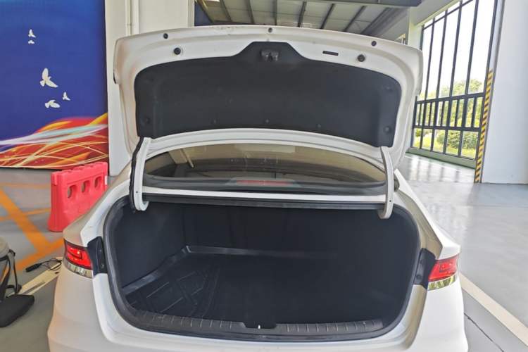 Used Hyundai Lafesta 2019 280TGDi Sport Edition China VI Trunk