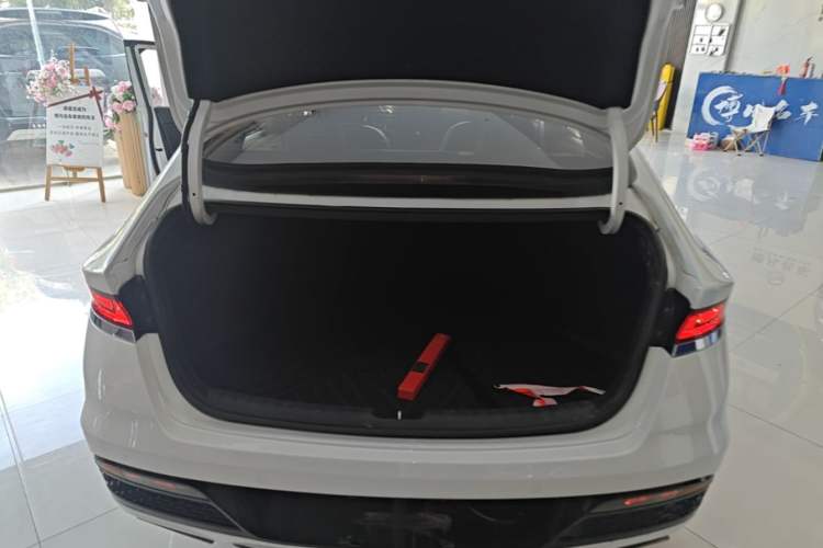 Used Hyundai Lafesta 2019 280TGDi Sport Edition China VI Trunk