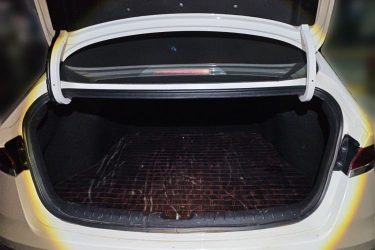 Used Hyundai Lafesta 2019 280TGDi Sport Edition China VI Trunk