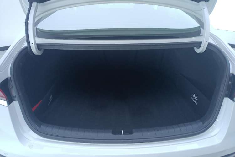 Used Hyundai Lafesta 2019 240TGDi Sport Edition China VI Trunk