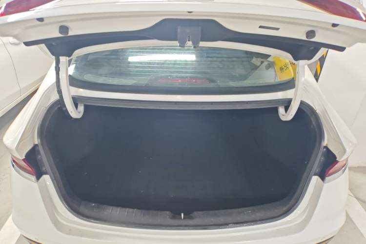 Used Hyundai Lafesta 2019 280TGDi Sport Edition China VI Trunk
