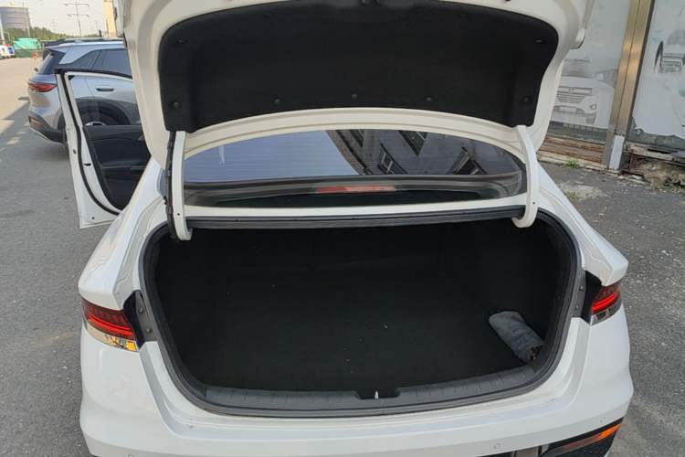 Used Hyundai Lafesta 2019 280TGDi Smart Speed Version China V Standard Trunk