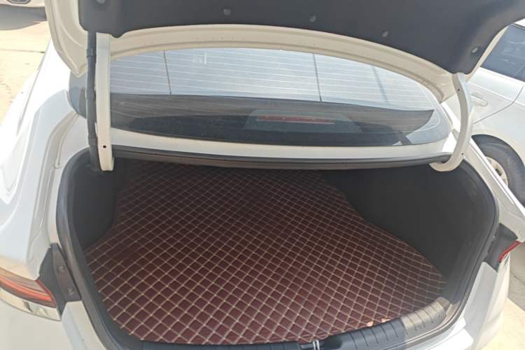 Used Hyundai Lafesta 2019 280TGDi Smart Speed Version China VI Standard Trunk