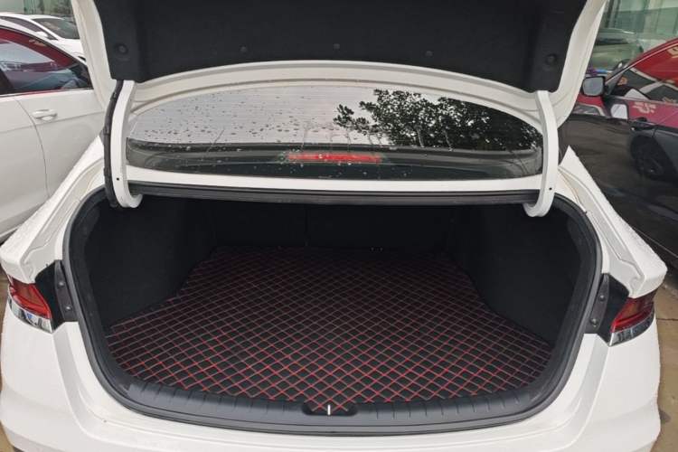 Used Hyundai Lafesta 2019 280TGDi Smart Speed Version China VI Standard Trunk