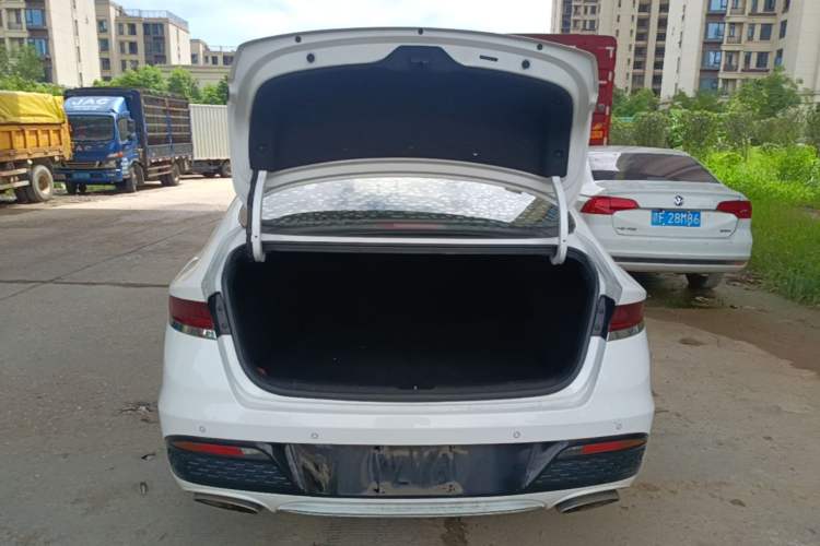 Used Hyundai Lafesta 2019 280TGDi Smart Speed Version China VI Standard Trunk