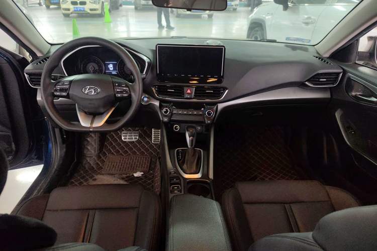 Used Hyundai Lafesta 2019 240TGDi Sport Edition China V standard Center Console