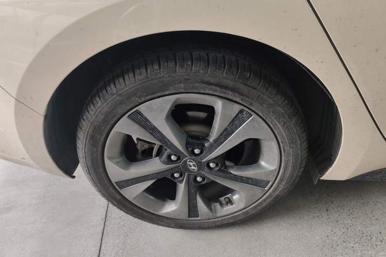 Used Hyundai Lafesta 2019 240TGDi Sport Edition China V standard Right Rear Wheel Hub