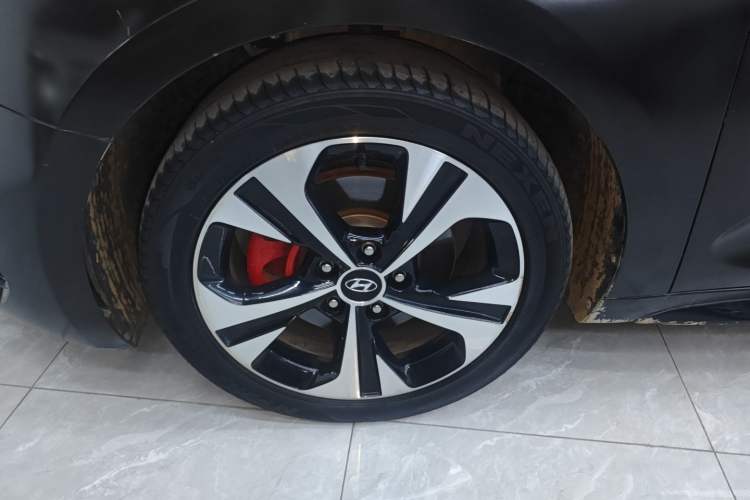 Used Hyundai Lafesta 2021 280TGDi GLX Elite Edition Left Front Wheel Hub