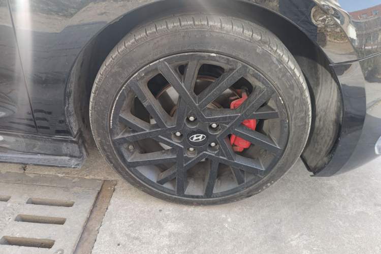 Used Hyundai Lafesta 2021 280TGDi Luxury Sport Plus Edition Right Front Wheel Hub