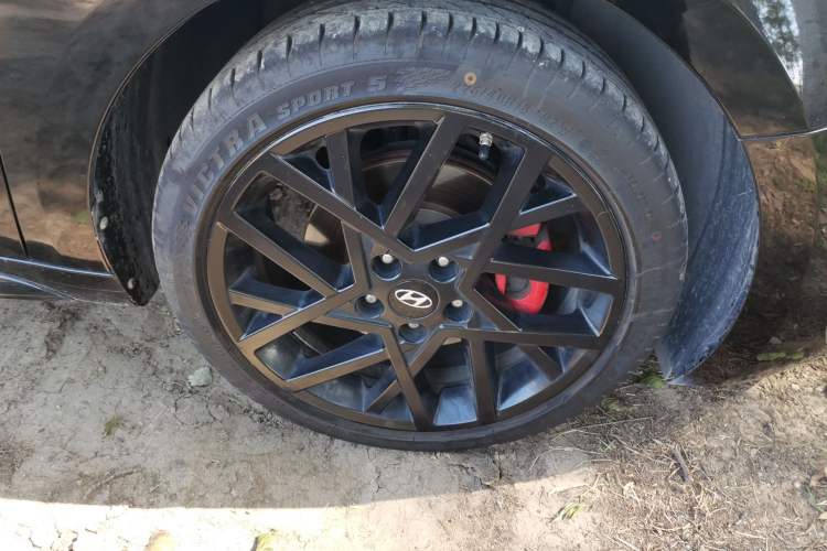 Used Hyundai Lafesta 2021 280TGDi Luxury Sport Plus Edition Right Front Wheel Hub