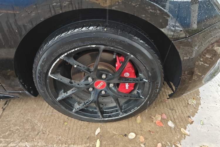 Used Hyundai Lafesta 2021 280TGDi DLX Luxury Edition Right Front Wheel Hub