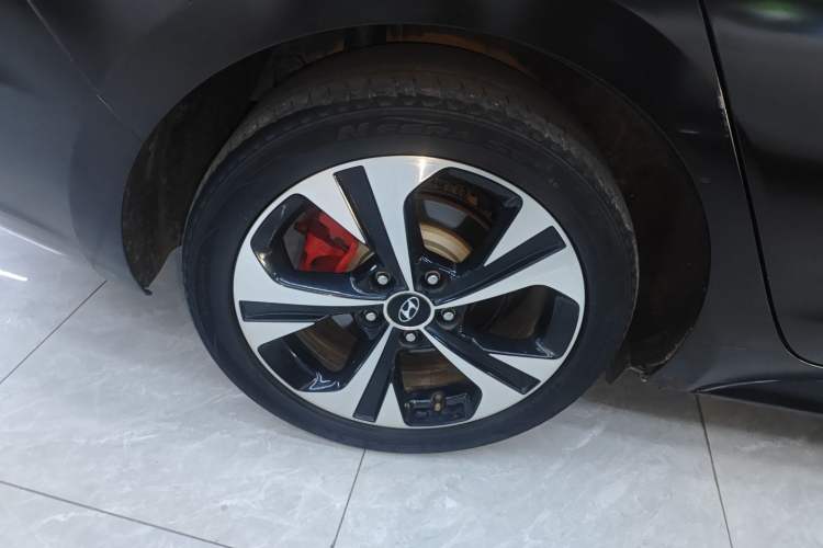 Used Hyundai Lafesta 2021 280TGDi GLX Elite Edition Right Rear Wheel Hub