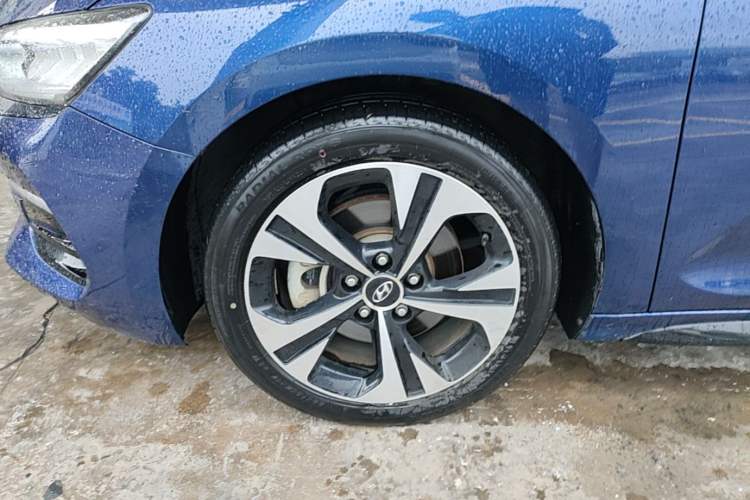 Used Hyundai Lafesta 2021 280TGDi GLX Elite Edition Left Front Wheel Hub