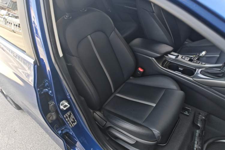Used Hyundai Lafesta 2021 280TGDi DLX Luxury Edition Right Front Seat