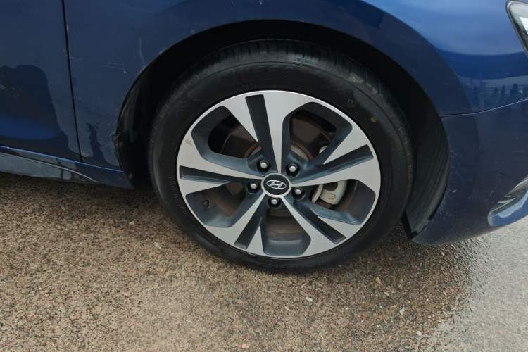 Used Hyundai Lafesta 2021 280TGDi DLX Luxury Edition Right Front Wheel Hub