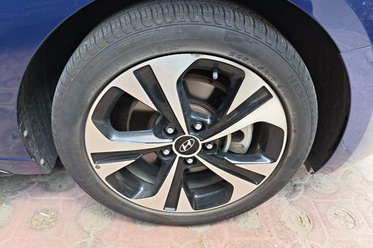 Used Hyundai Lafesta 2021 280TGDi GLX Elite Edition Right Front Wheel Hub