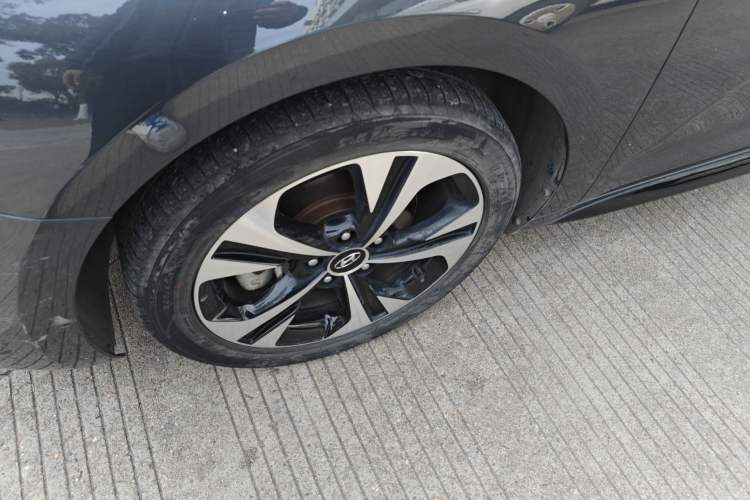 Used Hyundai Lafesta 2021 280TGDi GLX Elite Edition Left Front Wheel Hub