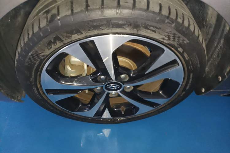 Used Hyundai Lafesta 2021 280TGDi GLX Elite Edition Left Front Wheel Hub