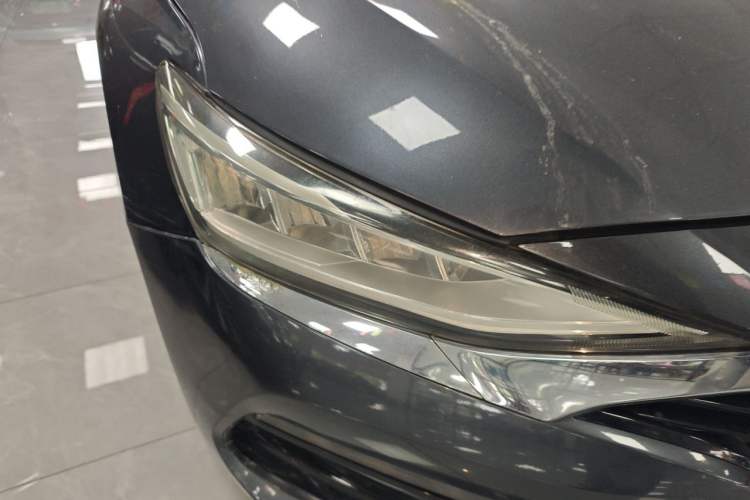 Used Hyundai Lafesta 2021 280TGDi DLX Luxury Edition Right Front Headlight
