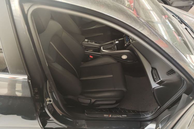 Used Hyundai Lafesta 2021 280TGDi DLX Luxury Edition Right Front Seat