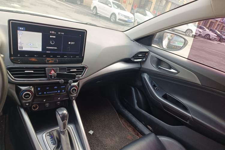 Used Hyundai Lafesta 2021 280TGDi DLX Luxury Edition Audio And AC Panel