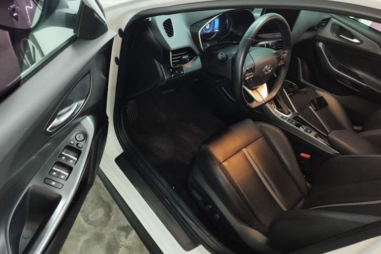 Used Hyundai Lafesta 2021 280TGDi DLX Luxury Edition Driver Seat
