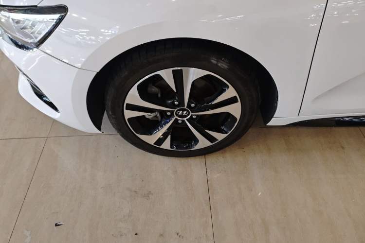 Used Hyundai Lafesta 2021 280TGDi GLX Elite Edition Left Front Wheel Hub