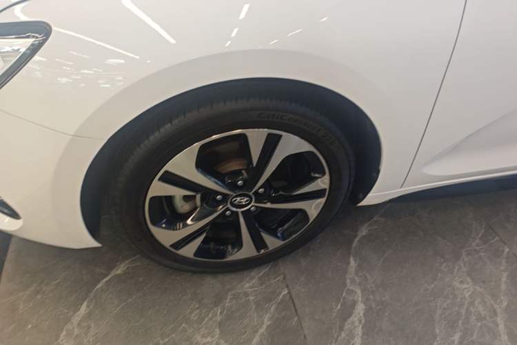 Used Hyundai Lafesta 2021 280TGDi GLX Elite Edition Left Front Wheel Hub