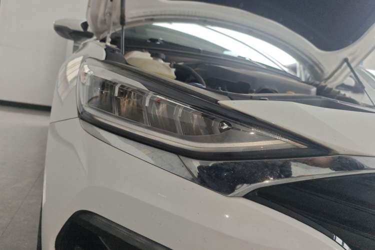 Used Hyundai Lafesta 2021 280TGDi GLX Elite Edition Right Front Headlight