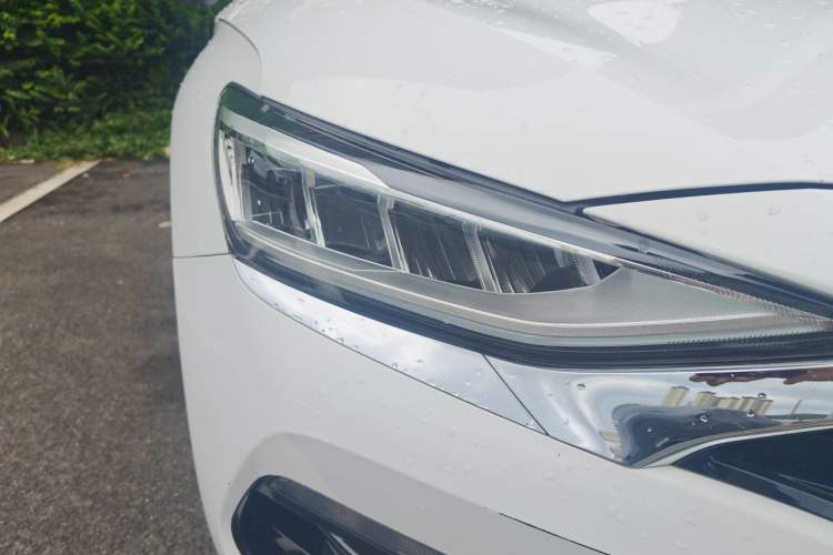 Used Hyundai Lafesta 2021 280TGDi DLX Luxury Edition Right Front Headlight