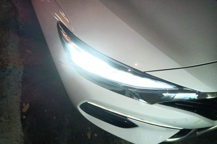 Used Hyundai Lafesta 2021 280TGDi DLX Luxury Edition Right Front Headlight