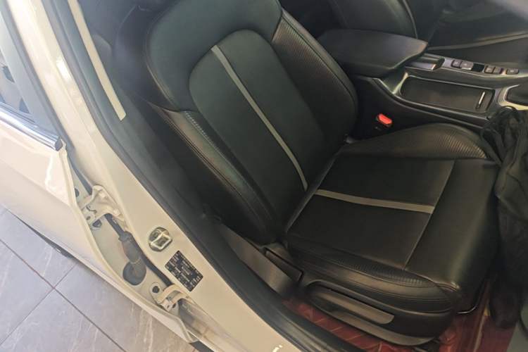 Used Hyundai Lafesta 2021 280TGDi GLX Elite Edition Right Front Seat