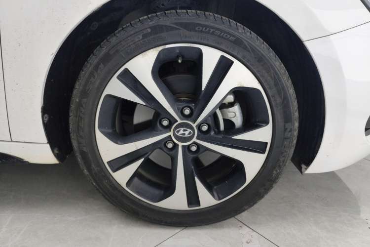 Used Hyundai Lafesta 2021 280TGDi GLX Elite Edition Right Front Wheel Hub