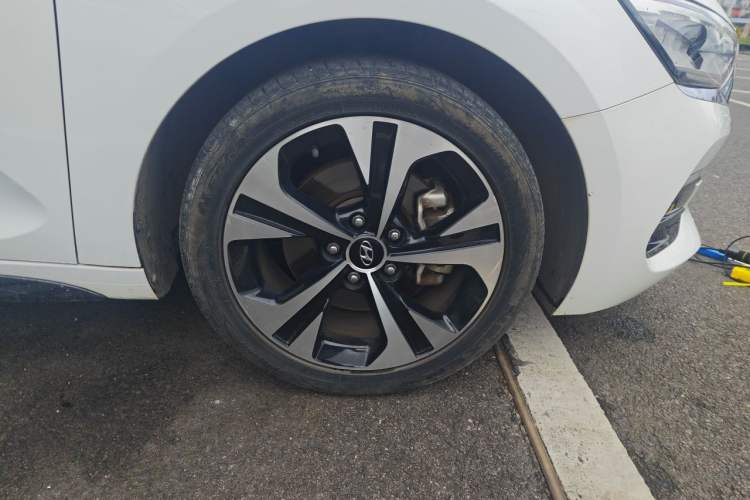 Used Hyundai Lafesta 2021 280TGDi DLX Luxury Edition Right Front Wheel Hub