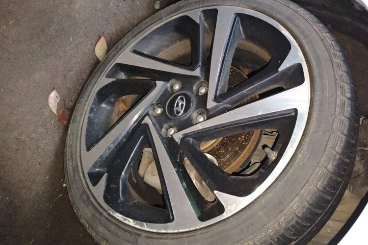 Used Hyundai Lafesta 2021 280TGDi DLX Luxury Edition Right Front Wheel Hub