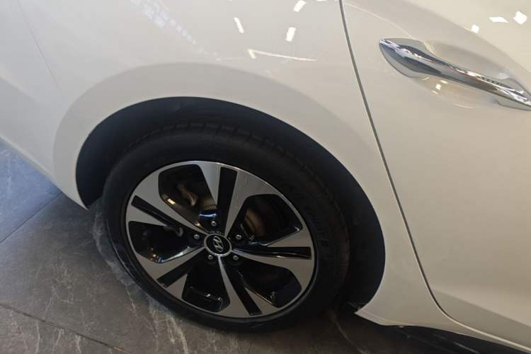 Used Hyundai Lafesta 2021 280TGDi GLX Elite Edition Right Rear Wheel Hub
