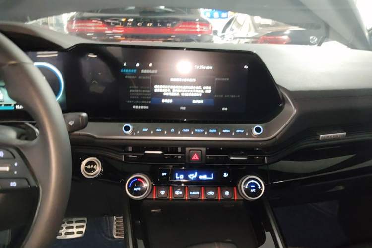 Used Hyundai Lafesta 2023 270T N Line DLX Luxury Edition Audio And AC Panel