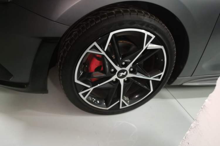 Used Hyundai Lafesta 2023 270T N Line DLX Luxury Edition Left Front Wheel Hub