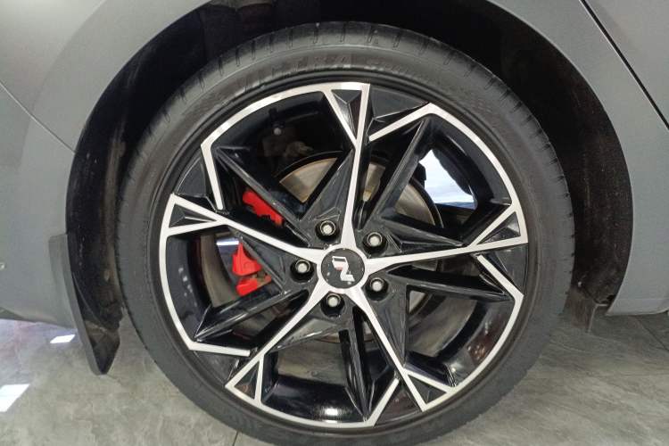 Used Hyundai Lafesta 2023 270T N Line DLX Luxury Edition Right Rear Wheel Hub