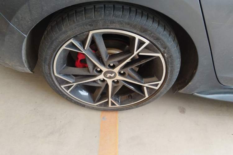 Used Hyundai Lafesta 2023 270T N Line DLX Luxury Edition Right Rear Wheel Hub