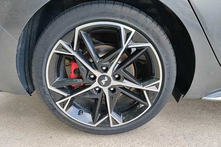 Used Hyundai Lafesta 2023 270T N Line DLX Luxury Edition Right Rear Wheel Hub