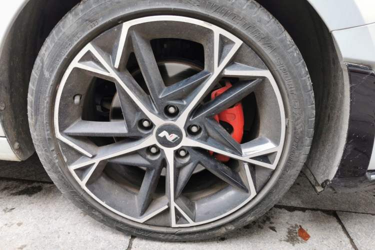 Used Hyundai Lafesta 2023 270T N Line DLX Luxury Edition Right Front Wheel Hub